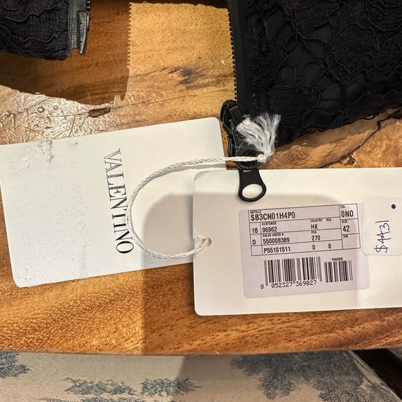 Brand new never worn Valentino down filled puffer jacket. - Picture 5 of 9